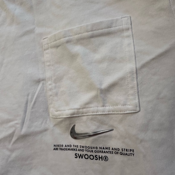 Nike women’s workout top size large - Picture 3 of 3